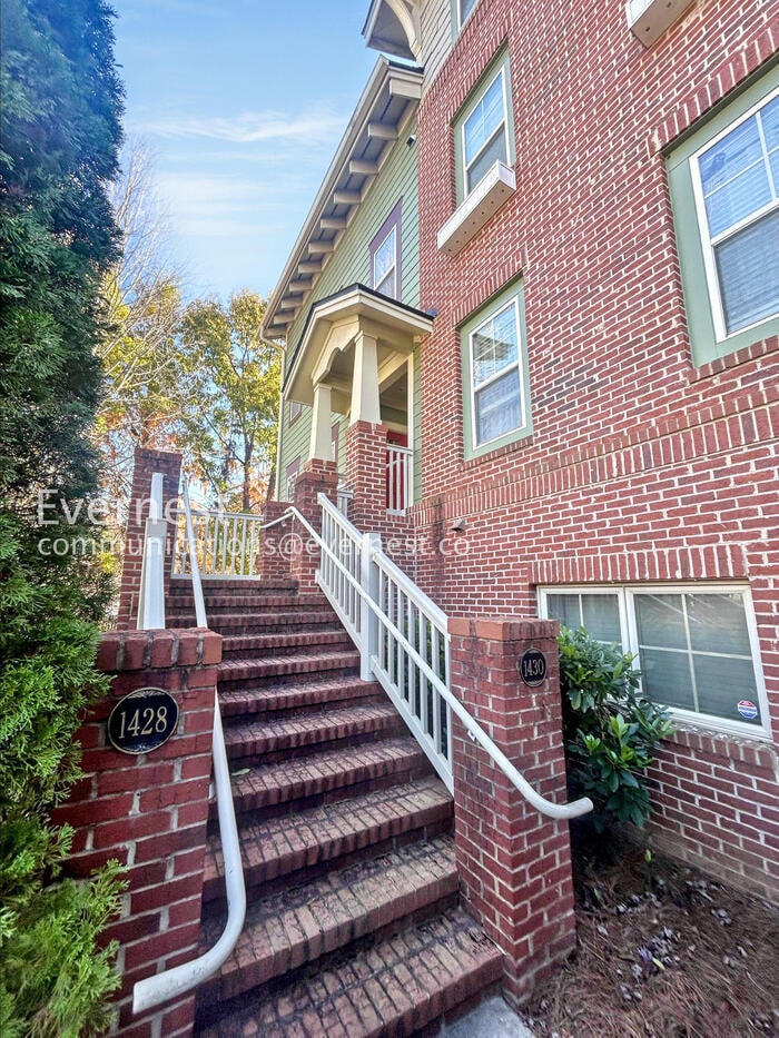 Building Photo - 1428 Olden Ln