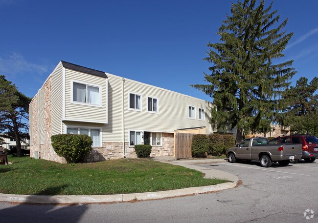 Building Photo - Candlelite Apartments