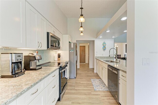 Building Photo - 405 Bayside Ln