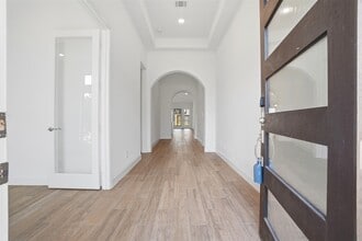 Building Photo - 2202 Mallow Ln