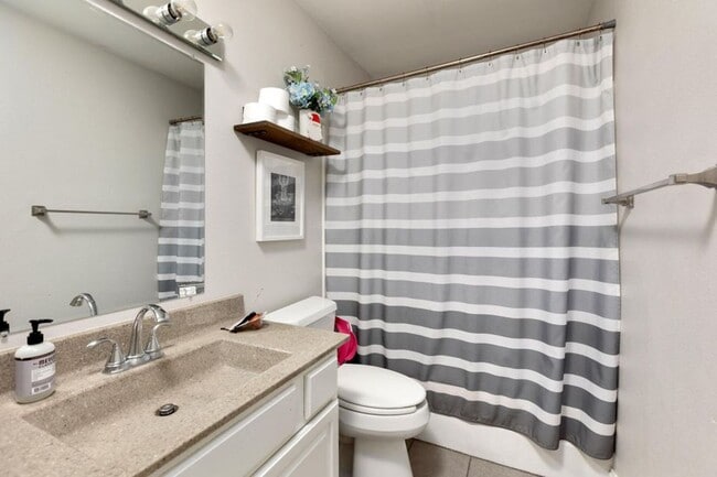 Building Photo - Beautiful Single Family Home