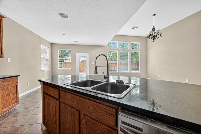 Building Photo - 16919 Creek Mountain Dr