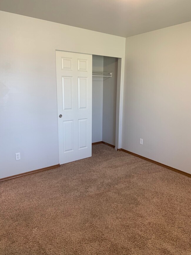 Building Photo - Spacious 4 Bed 2 Bath Home in Ellensburg