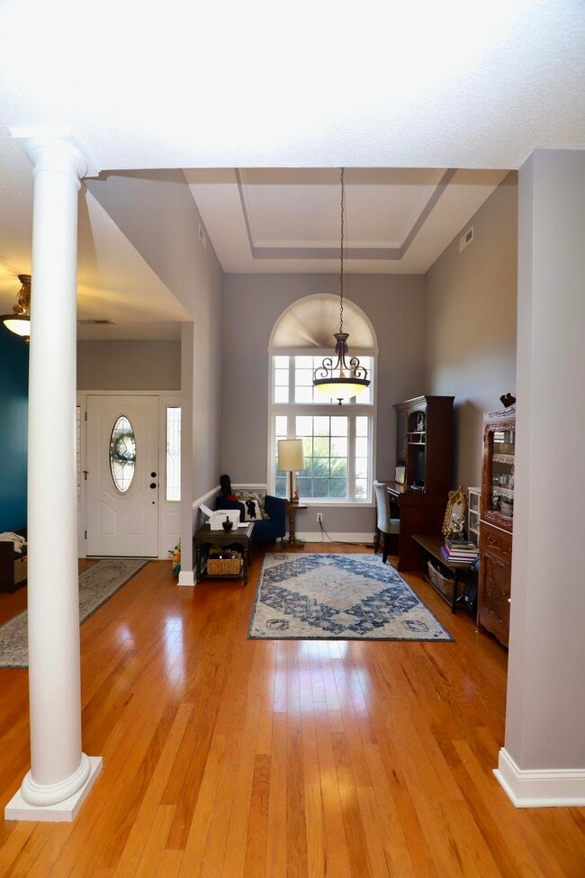 Building Photo - 1855 Beachforest Way