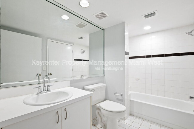 Building Photo - 4705 SW 62nd Ave