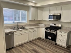 Kitchen - The Vintage Apartments