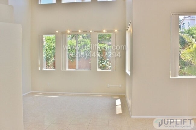 Building Photo - 3 Bed, 2.5 Bath Condo in Cornerstone Scrip...