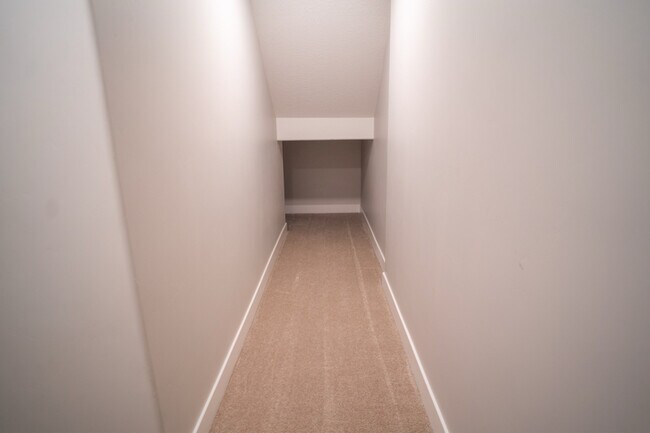 Building Photo - 1365 N 3740 W