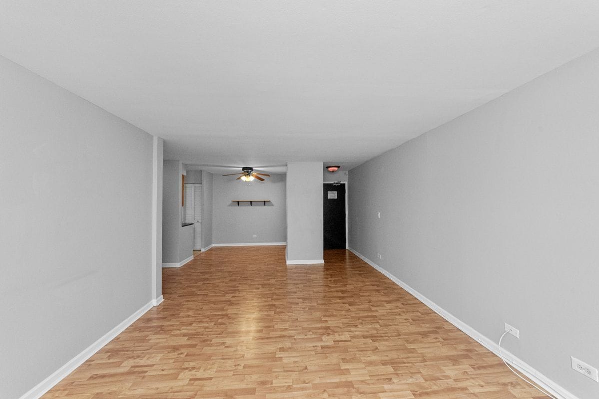 Building Photo - 3825 N Pine Grove Ave