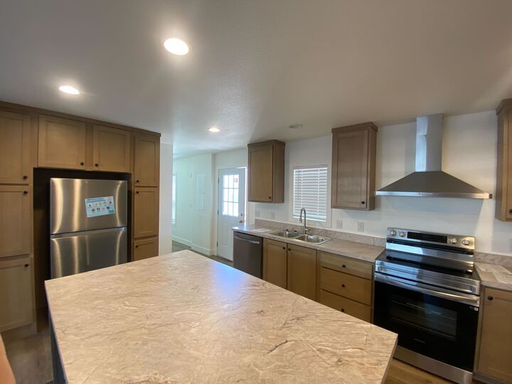 Building Photo - 2060 N Center St