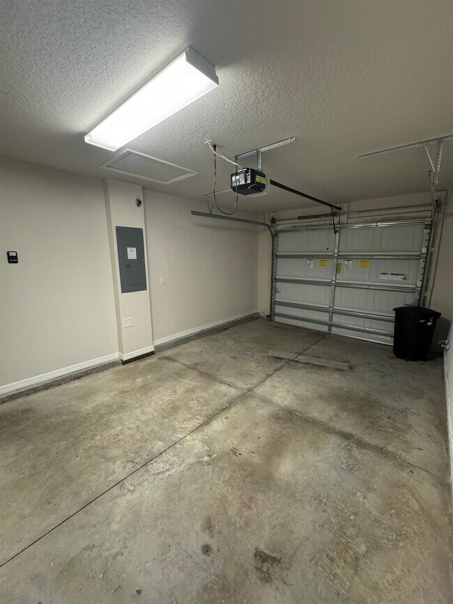 Building Photo - 49 Brunswick Ln