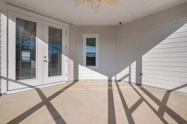 Building Photo - 4497 River Breeze Ln