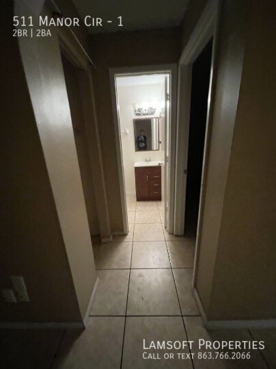 Building Photo - 511 Manor Cir