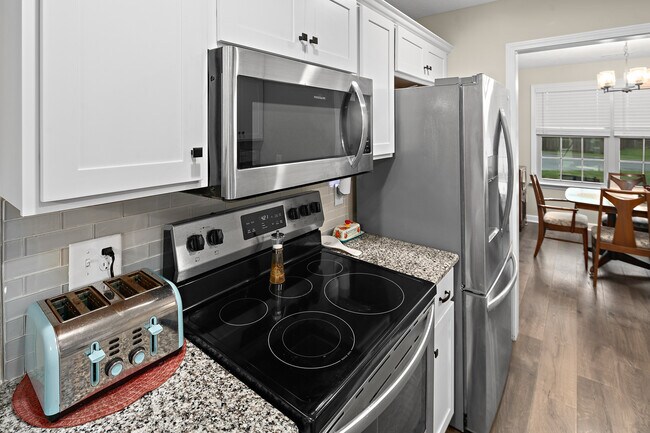 Building Photo - 305 Oleander Ln