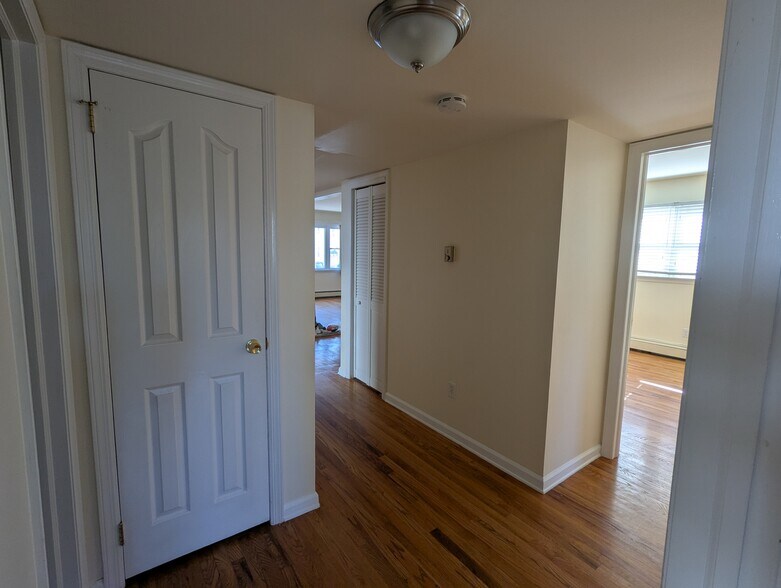 Building Photo - 437 2nd St