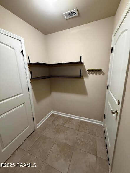 Building Photo - 309 Sun Ridge St