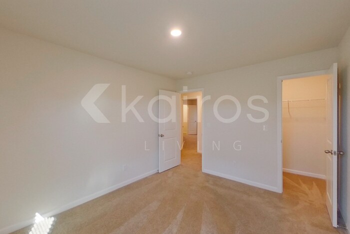 Building Photo - 3440 Bridgewood Dr