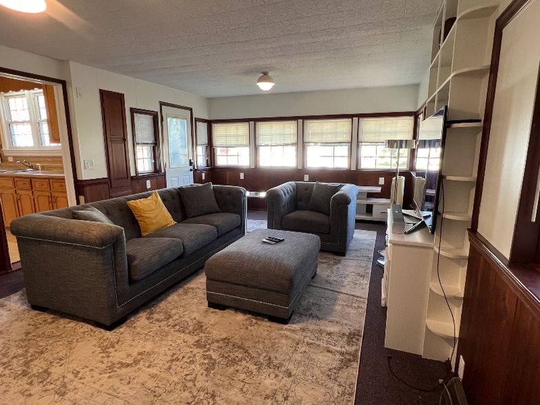 Building Photo - 601 Westover Ave