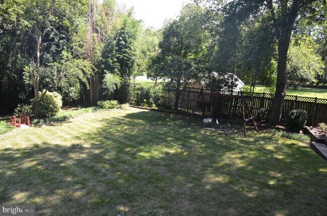 Building Photo - 8705 Yardley Dr