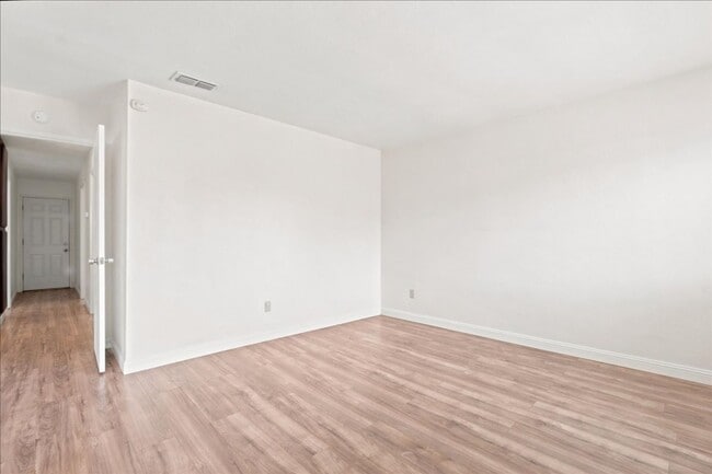 Building Photo - 1379 San Juan Rd