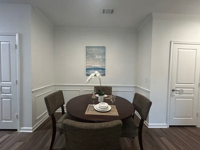 Building Photo - 706 Nottaway Ln