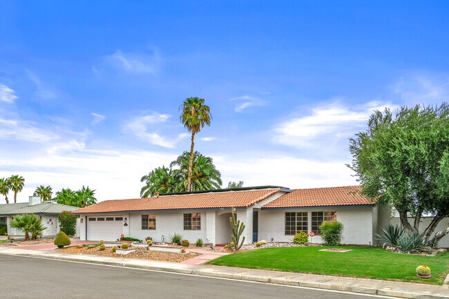 Building Photo - 912 N Camino Condor