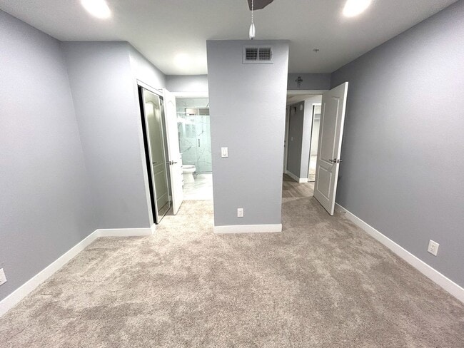 Building Photo - Charming 2-bedroom, 2-bath condominium ready to be called home!