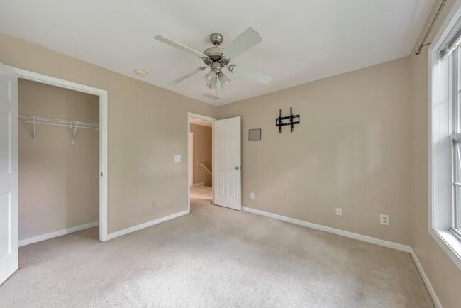 Building Photo - 1086 South Gordon Rd SW