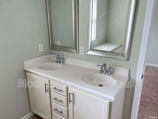 Building Photo - 228 Traphill Dr