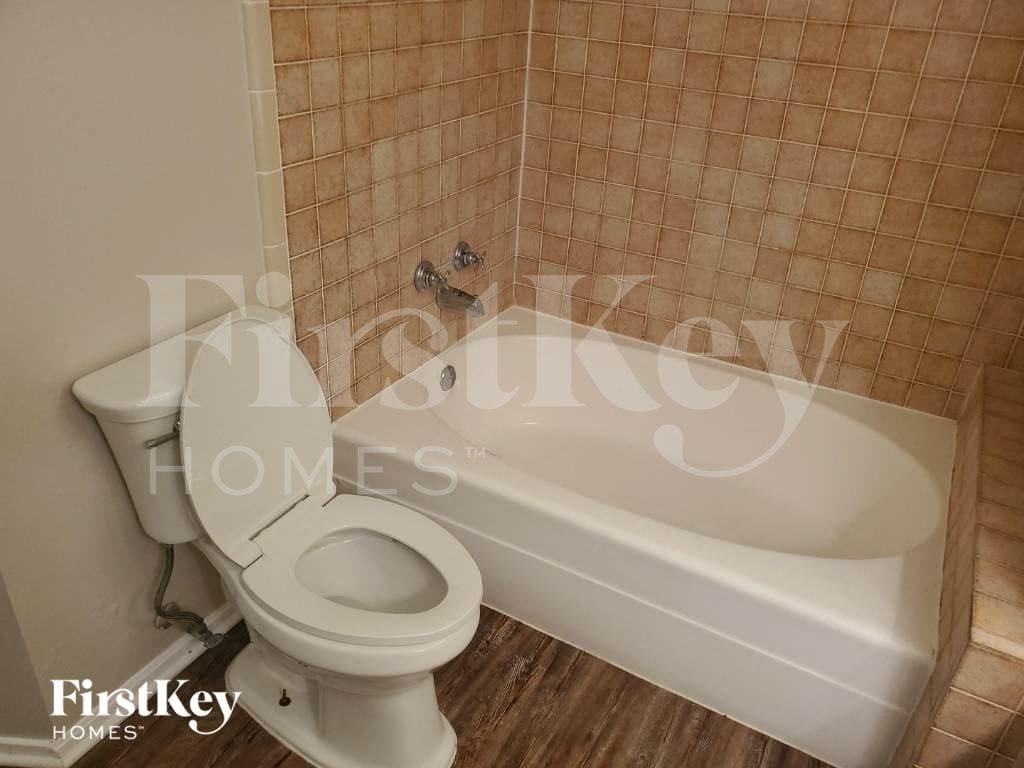 Building Photo - 21134 Western Valley Dr