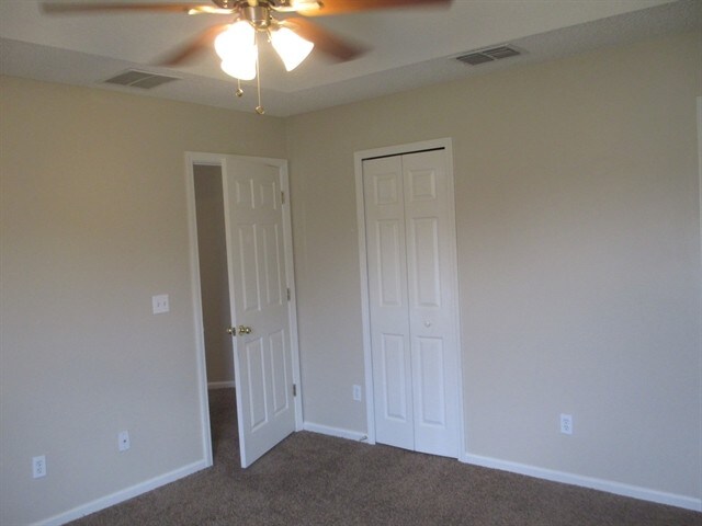 Building Photo - 8722 Star Leaf Rd N