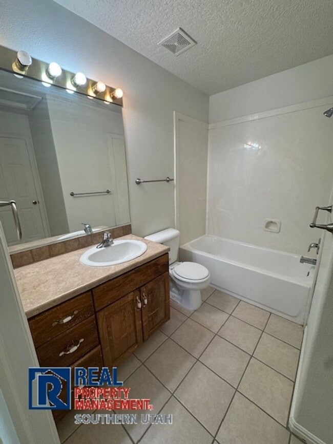 Building Photo - Lexington Hills 2 Bedroom