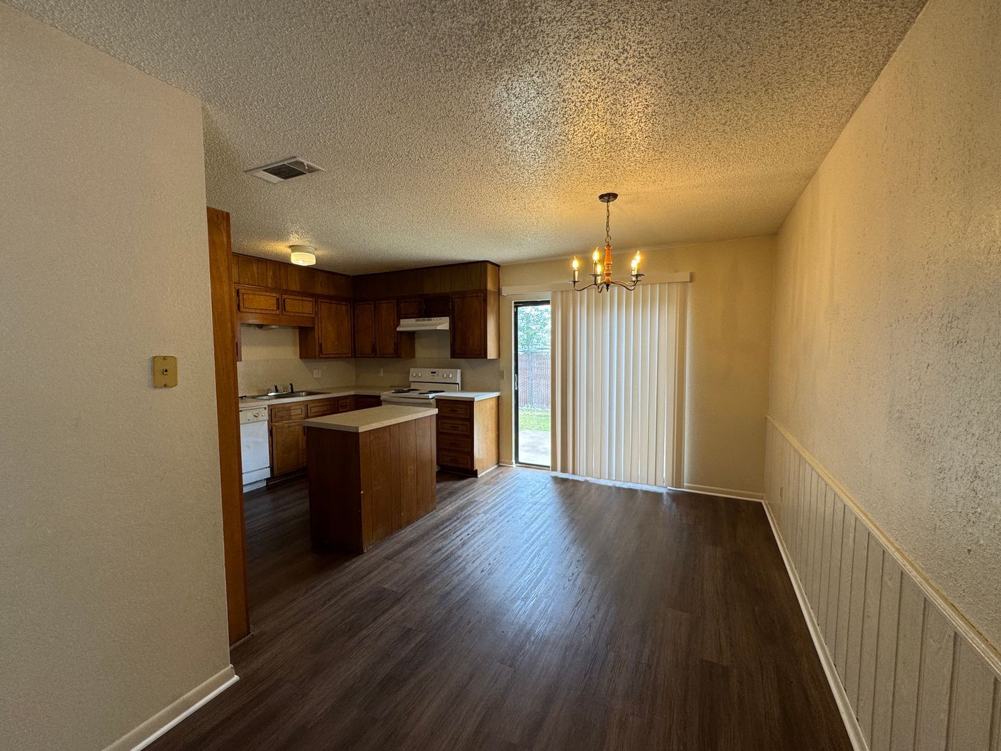 Building Photo - 3407 Victoria Cir