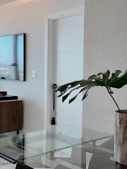 Building Photo - 800 Claughton Island Dr