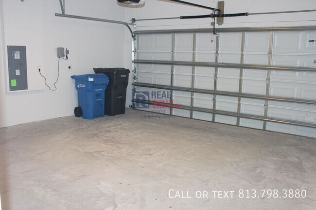 Building Photo - 11225 Sycamore Glen Loop