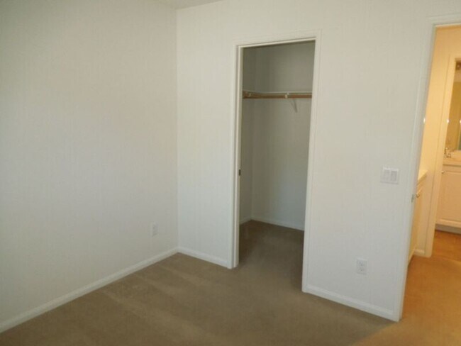 Building Photo - 42640 Indigo Pl