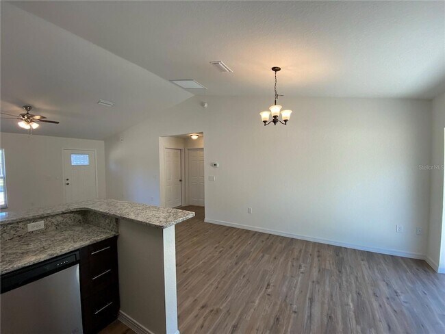 Building Photo - 2731 SW 137th Pl