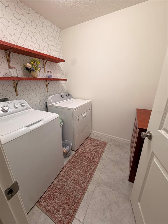 Building Photo - 9051 Oscraft Dr