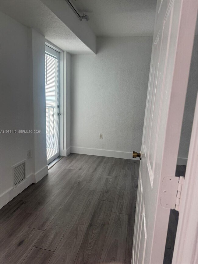 Building Photo - 2120 W Flagler St