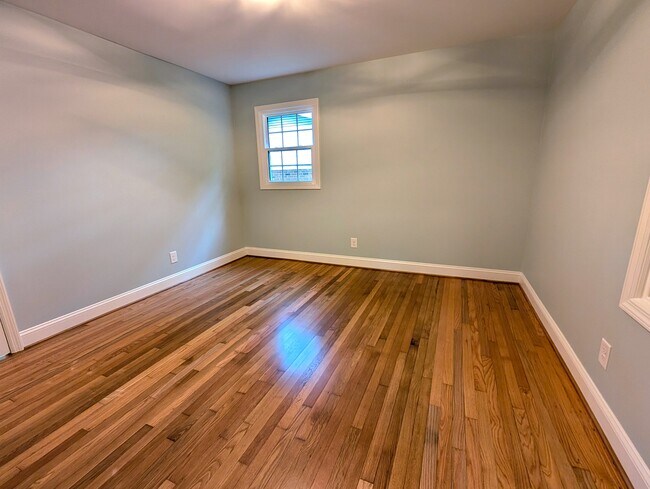 Building Photo - 1274 Tredwell Dr