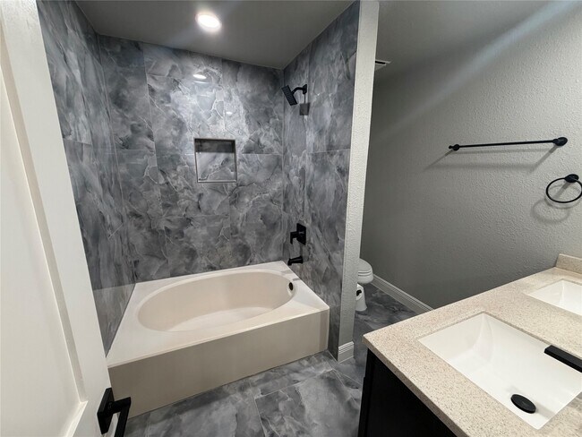 Building Photo - 12230 Kleinmeadow Dr