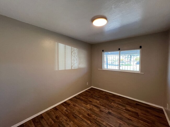 Building Photo - 4 Bedroom Home Available Near Comanche Rd NE & Carlisle Blvd NE!