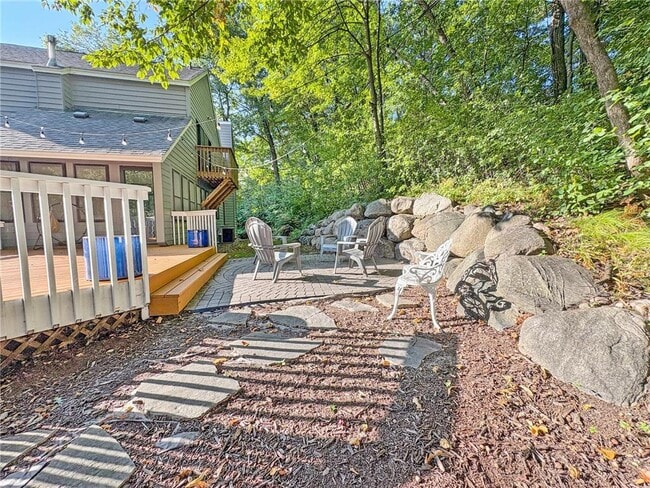 Building Photo - 13900 Hill Ridge Dr