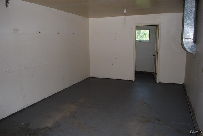 Building Photo - 59 Skyline Dr