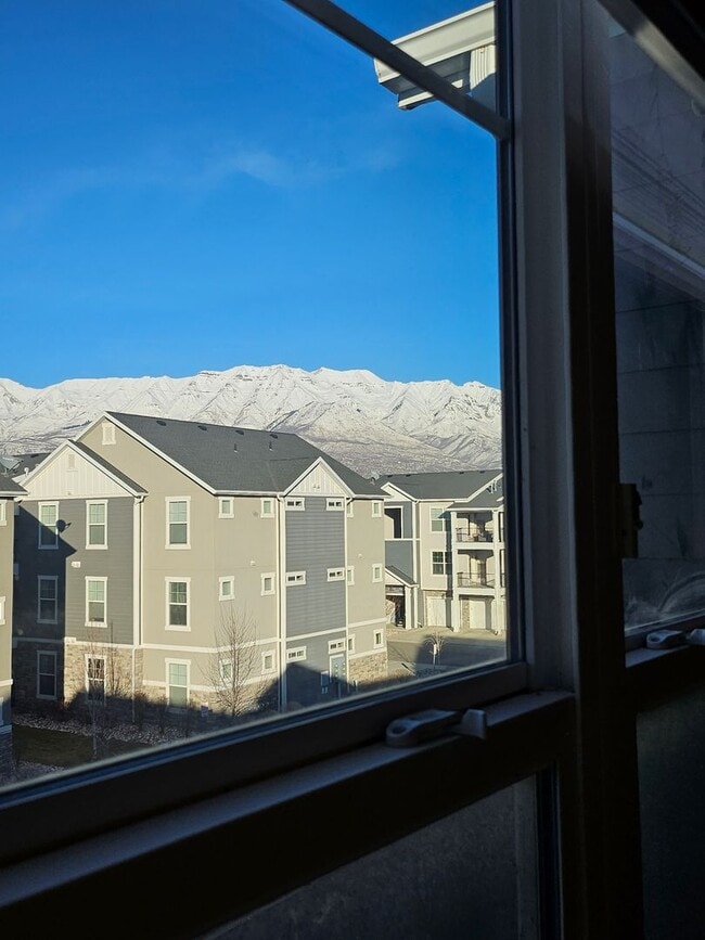 Building Photo - Gillespie