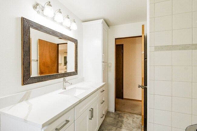 Building Photo - 4416 67th Ave W