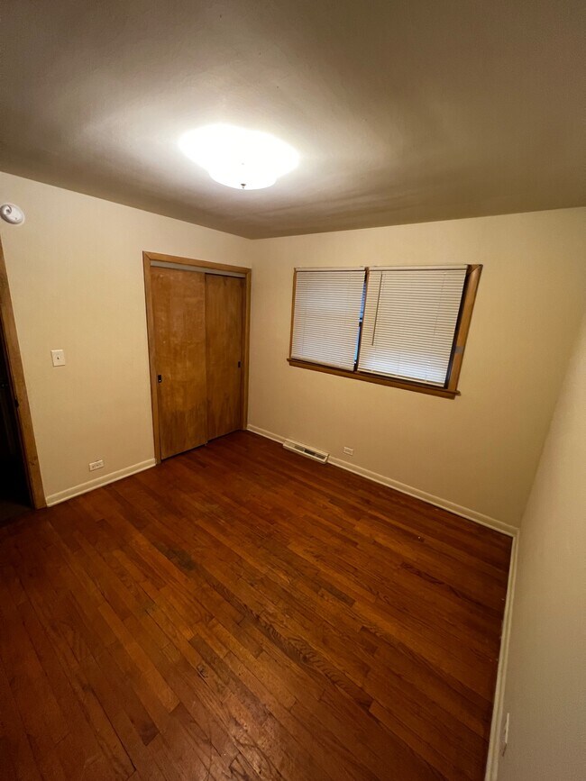 Building Photo - 717 Barnsdale Rd