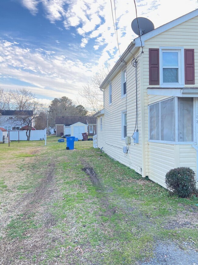 Building Photo - 1103 Fentress Rd