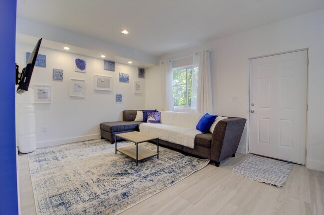 Building Photo - 753 NW 30th St