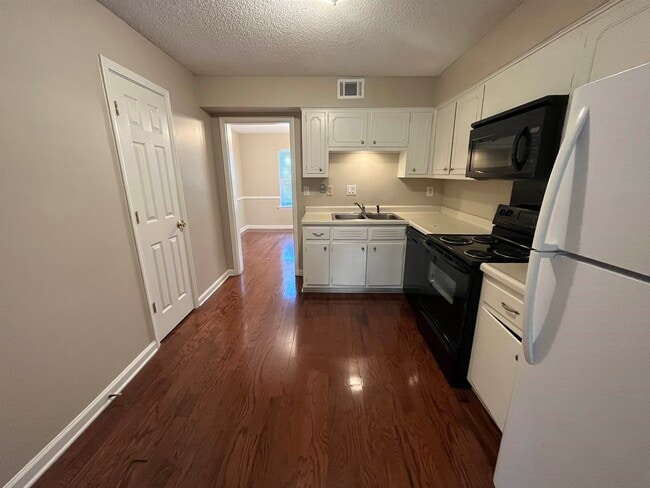 Building Photo - 443 N Highland St